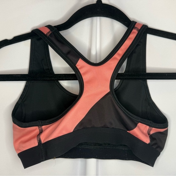 Women’s Nike Sports Bra - Picture 2 of 3